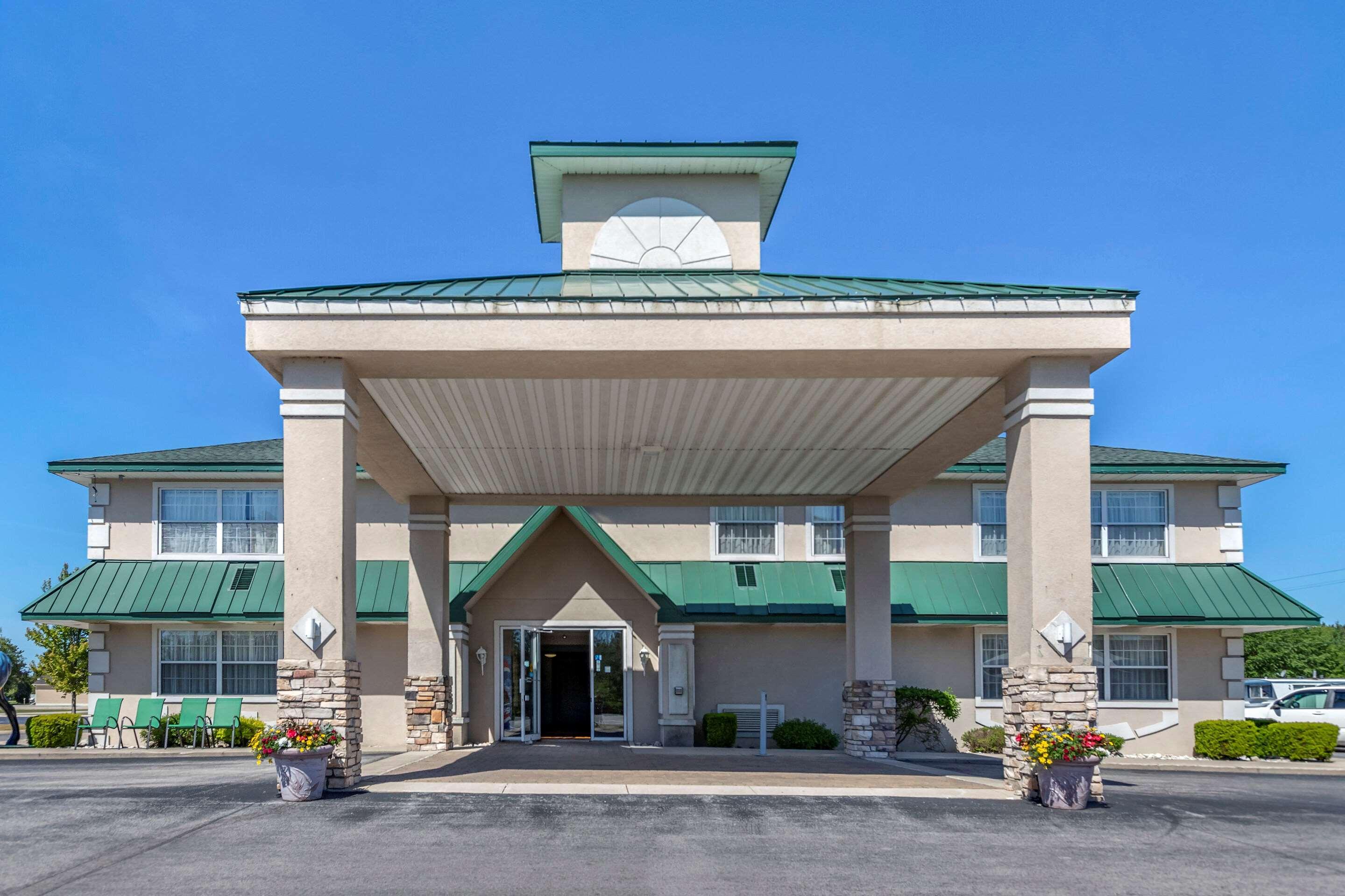 Quality Inn & Suites Manistique Exterior photo