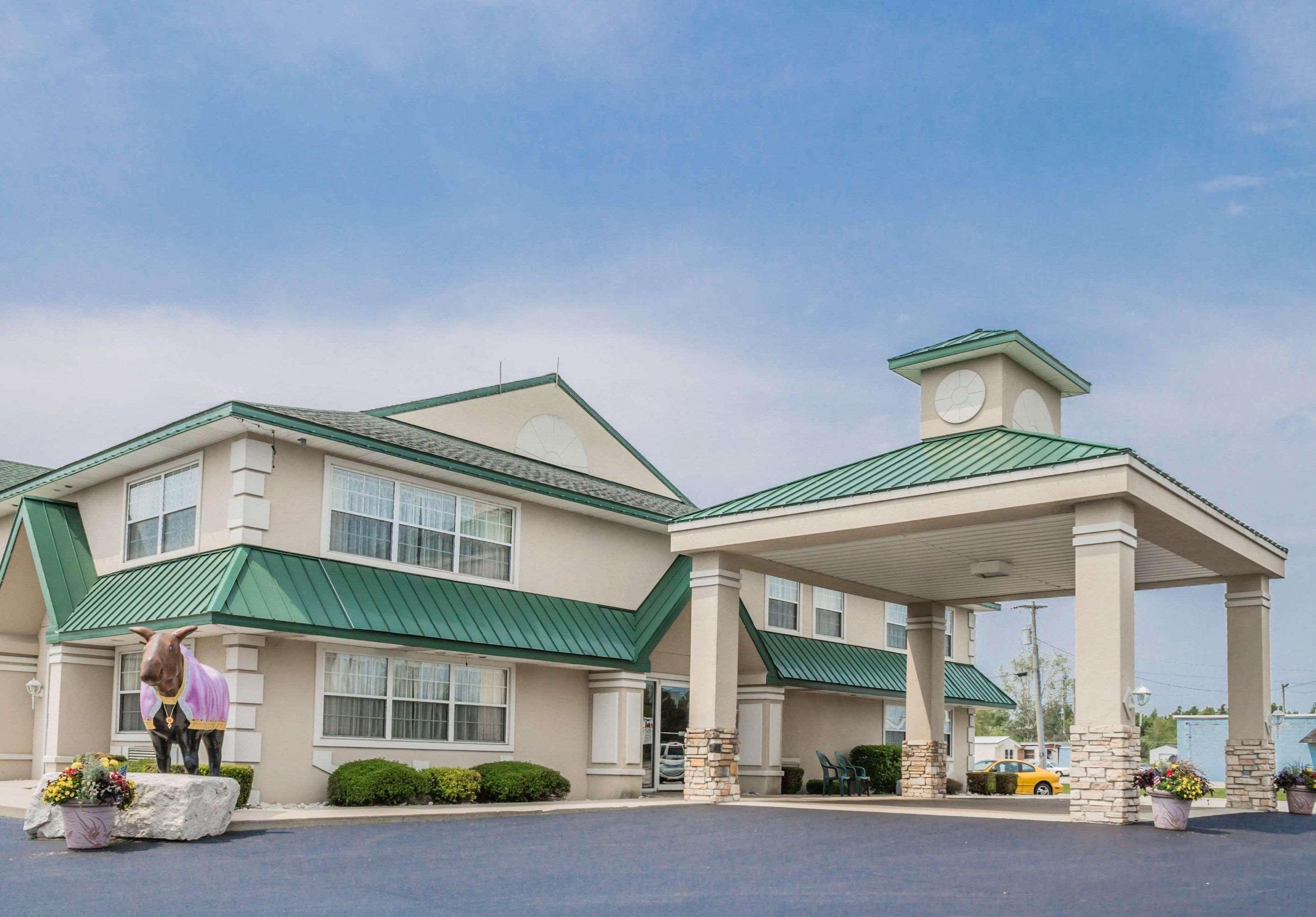 Quality Inn & Suites Manistique Exterior photo